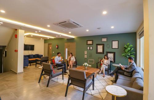 Chittaranjan Hotel | FabHotel Lord Inn