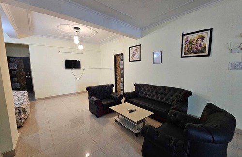 Alambagh Apartment | Fantastic apartment with AC in Lucknow
