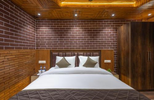 Dharampur House | FarmVille Valley View Room