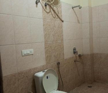 Mandi Hotel | Food Mania Hotel restaurant