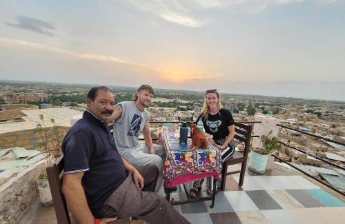 Amar Sagar Pol Hostel | Hostel Peace & Love Home Stay