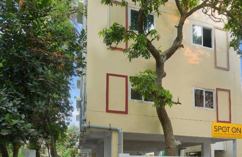 Visakhapatnam Hotel | Hotel ∙ 3 guests