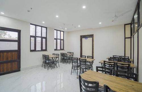 Mohali Hotel | Hotel ∙ 3 guests
