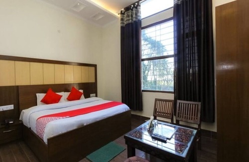 Palampur Hotel | Hotel Ambika & Restaurant By GRB