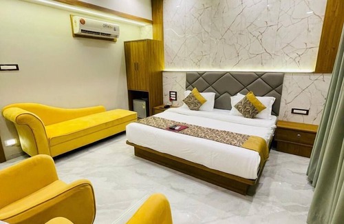Sakinaka Hotel | HOTEL DOUBLE CROWN Mumbai AIRPORT T2