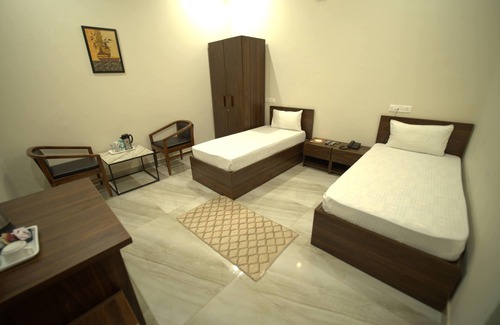 Hisar Hotel | Hotel Omkar