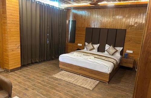 Palampur Hotel | Hotel Postcard