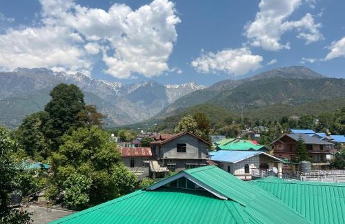 Palampur Hotel | Hotel Postcard