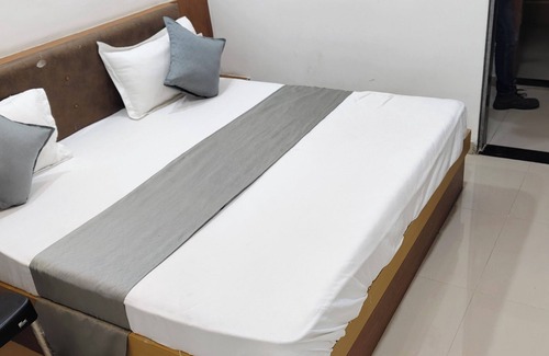 Panch Mahals District Hotel | Hotel Radhe