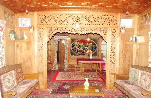 Nagin Bagh Boat Rental | Houseboat Young Kabul