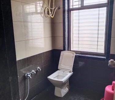 Rajpipla Apartment | JAI SWAMiNARAYAN DELUX HOMESTAY