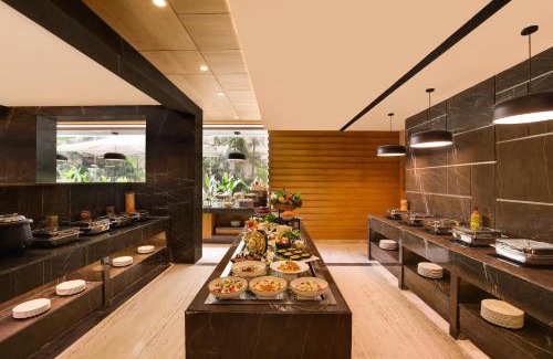 Vashi Hotel | Lemon Tree Premier, Navi Mumbai