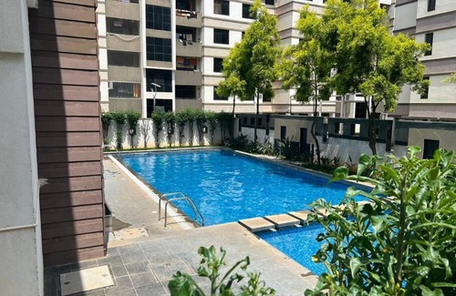 Bengaluru Apartment | Lovely 3-bedroom Condo- Bh06
