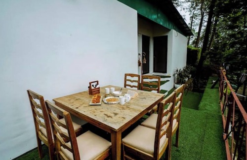 Kasauli House | Maple cottage3 Bedroom|Open Theatre|Terrace Garden