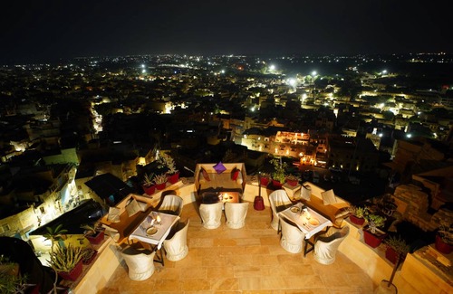 Amar Sagar Pol House | Motel ∙ 8 guests