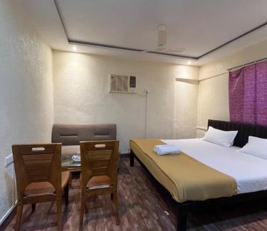 Santacruz Hostel | Mumbai Residency