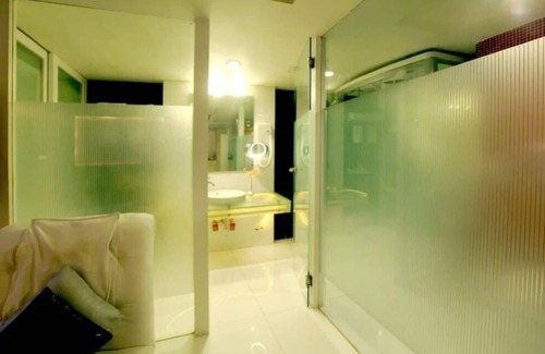 Sakinaka Hotel | Peninsula Grand Hotel