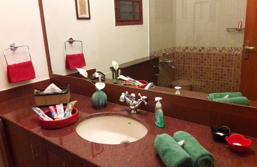 Whitefield Resort | Private room ∙ 3 guests