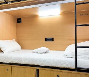 Sector 11 Hostel | Rahul Men's AC Dormitory