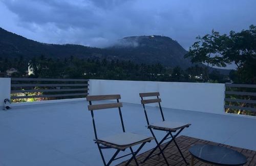 Nandi Hills House | Rooftop Hill View Room - Holiday Villa