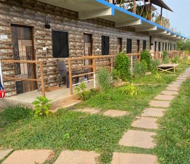 Arambol Hostel | Shiva Retreats Stay with Yoga Retreats & all Foods Included at Arambol Goa