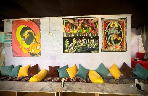 Tosh Hostel | Shivaay homestay,cafe
