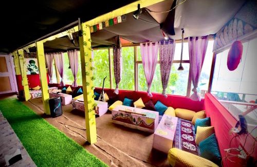 Tosh Hostel | Shivaay homestay,cafe
