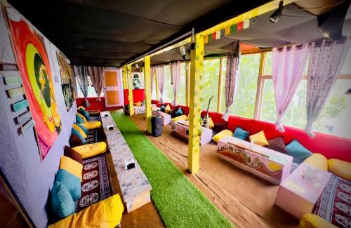 Tosh Hostel | Shivaay homestay,cafe