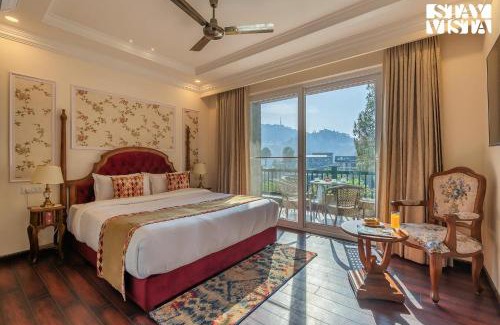 Kasauli Villa | StayVista at Cas Mir 4BHK Private Pool Villa, 5 km away from Mall road in Kasauli
