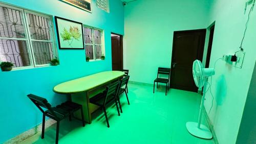Bhopal Hostel | The Spring Leaves