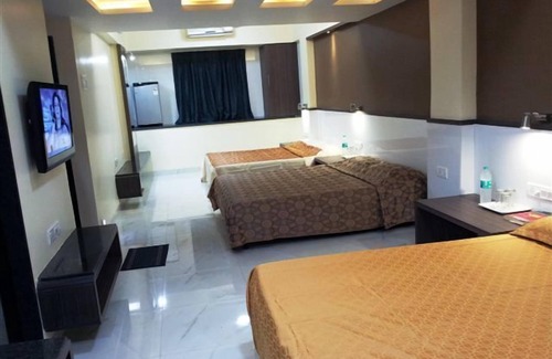 Khar Hostel | The UniContinental - Campus Accommodation