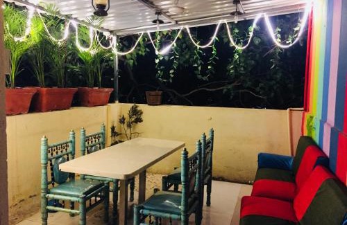 Santacruz Hostel | Town Hostel Mumbai - AC Dormitory