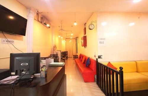 Santacruz Hostel | Town Hostel Mumbai - AC Dormitory