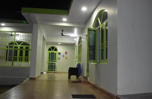Gunehr Hostel | Trippy Stays Bir