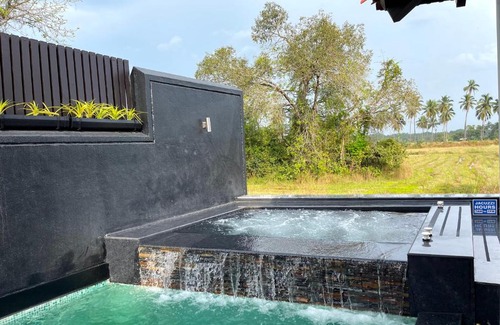 Vagator Villa | TROPICAL BREEZE 3BHK Bali Private Pool & Jacuzzi