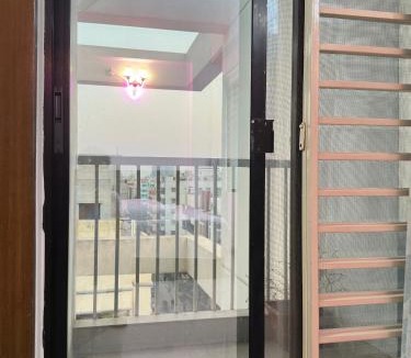 Uttara House | 华庭宾馆超市