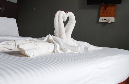 Morjim Hotel | 1 min walk to the morjim beach