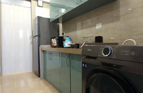 Malad East Apartment | 100 m² Apartment ∙ 3 bedrooms ∙ 9 guests