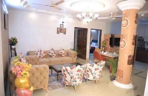 Saket Apartment | 1000 m² Apartment ∙ 3 bedrooms ∙ 7 guests