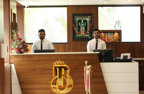 Hosdurg Hotel | 1000 m² Hotel ∙ 8 bedrooms ∙ 4 guests