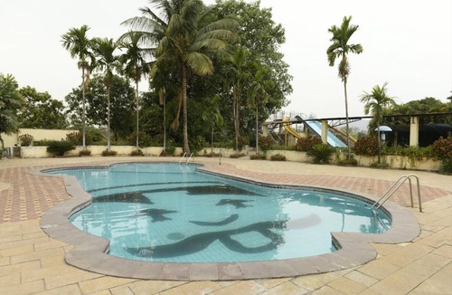 Khalapur Resort | 120 m² Resort ∙ 3 guests