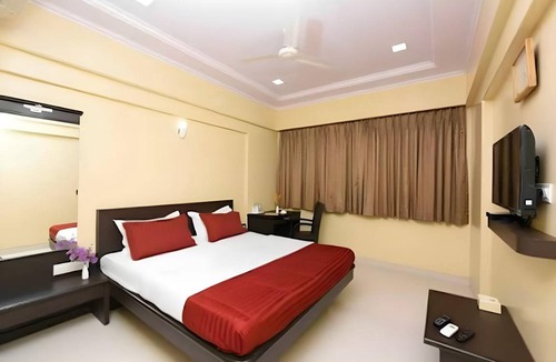 Khalapur Resort | 120 m² Resort ∙ 3 guests