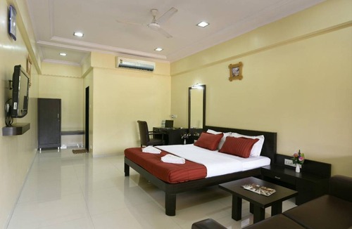Khalapur Resort | 120 m² Resort ∙ 3 guests