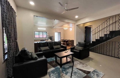 Lonavala Villa | 1200 m² Villa ∙ 8 bedrooms ∙ 25 guests