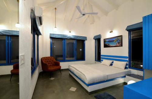Igatpuri Villa | 1517 Greek House by Kaz Stays