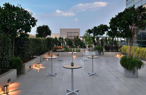 Sanpada Hotel | 165 m² Hotel ∙ 127 guests