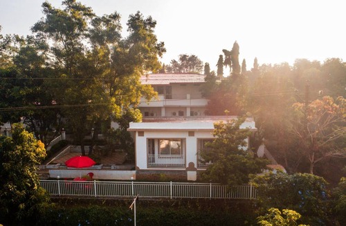 Ulhasnagar Hotel | 18 m² Hotel ∙ 10 guests