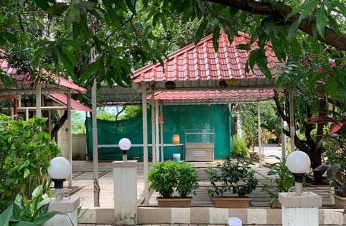 Ulhasnagar Hotel | 18 m² Hotel ∙ 10 guests