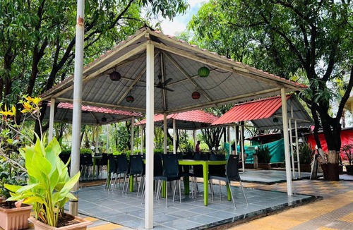 Ulhasnagar Hotel | 18 m² Hotel ∙ 10 guests