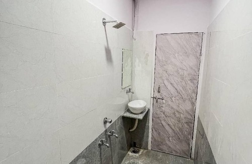 Surat Hotel | 180 m² Hotel ∙ 2 guests